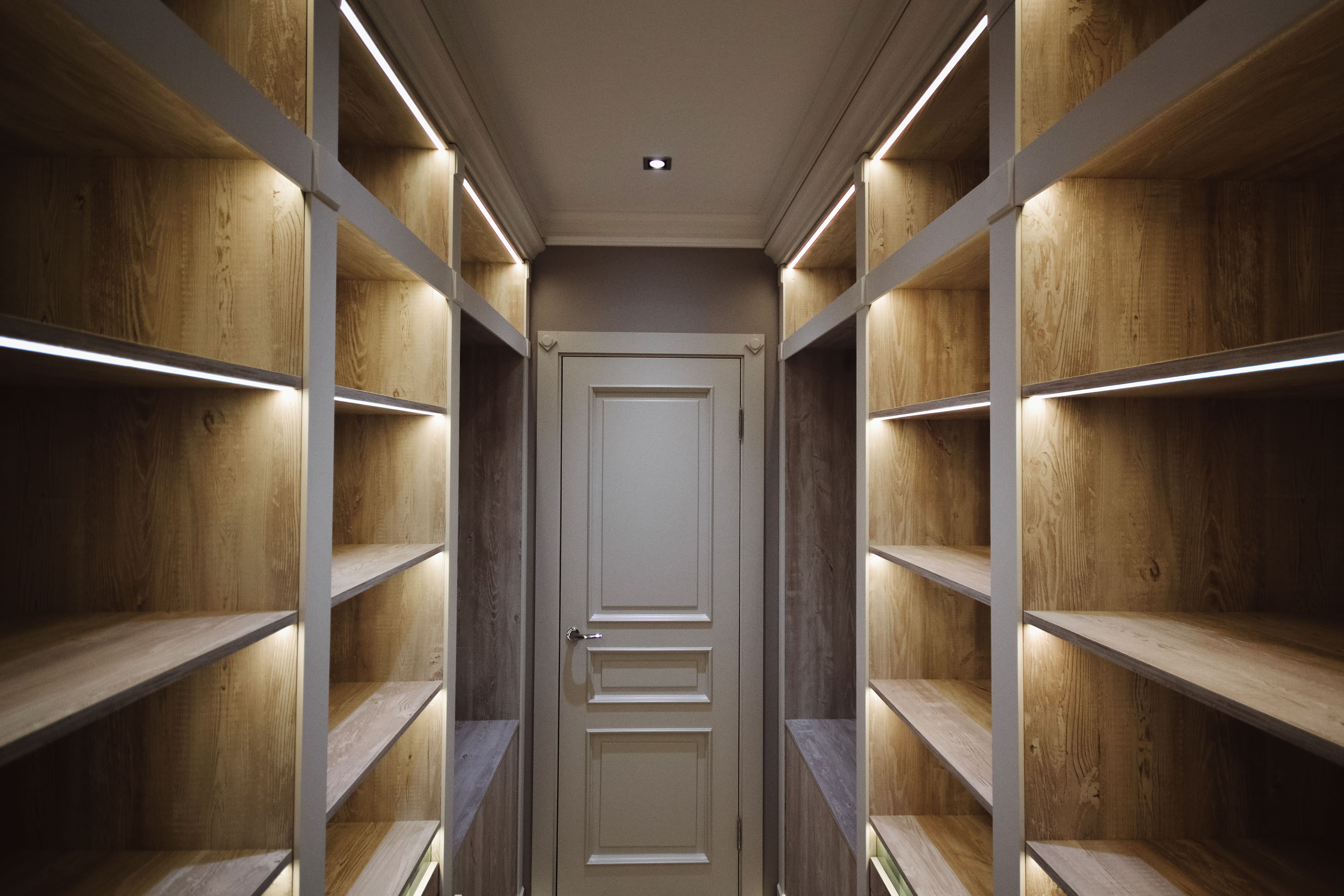 Гардеробные на заказ от производителя в Санкт-Петербурге