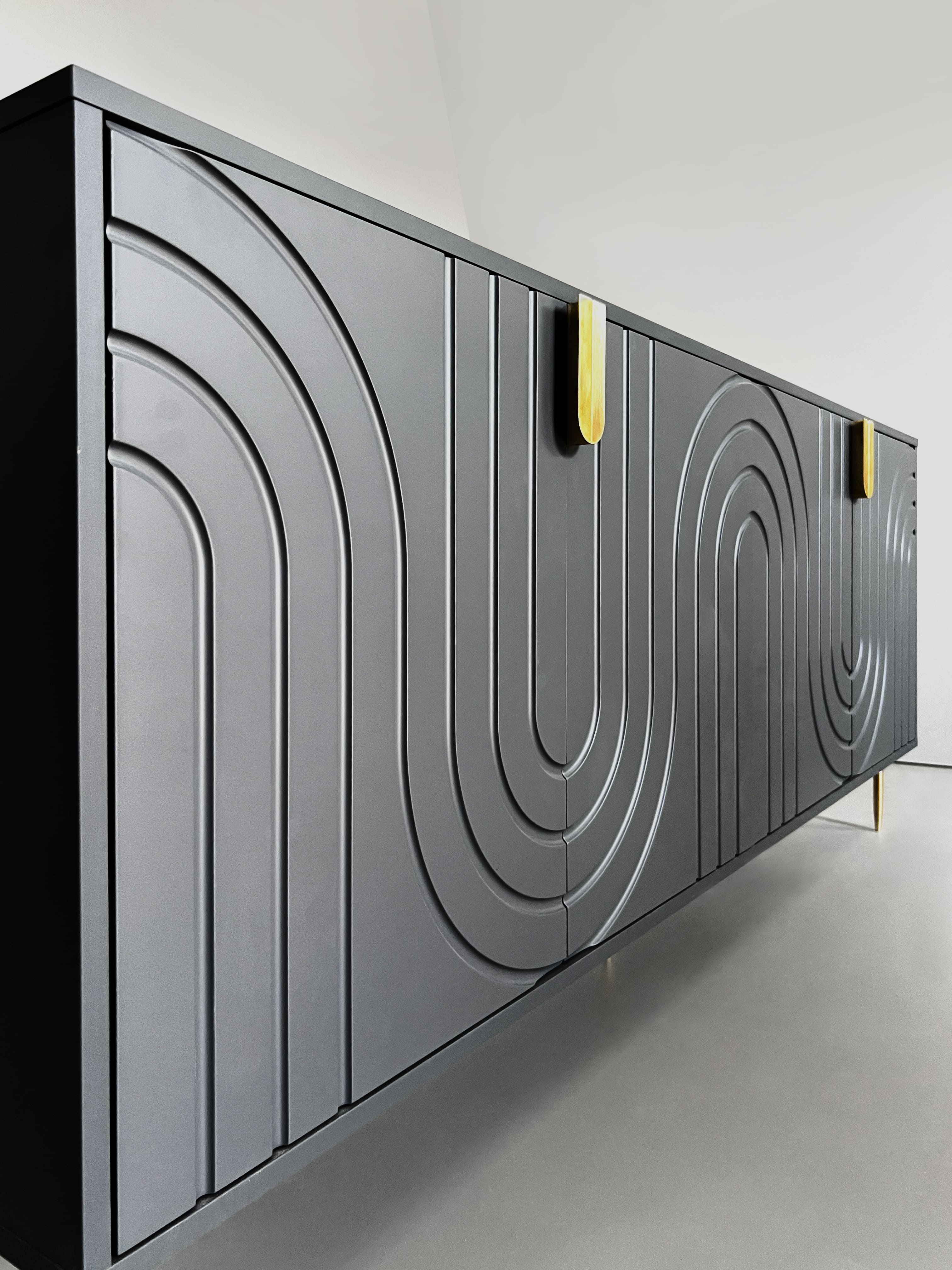 Комоды и тумбы